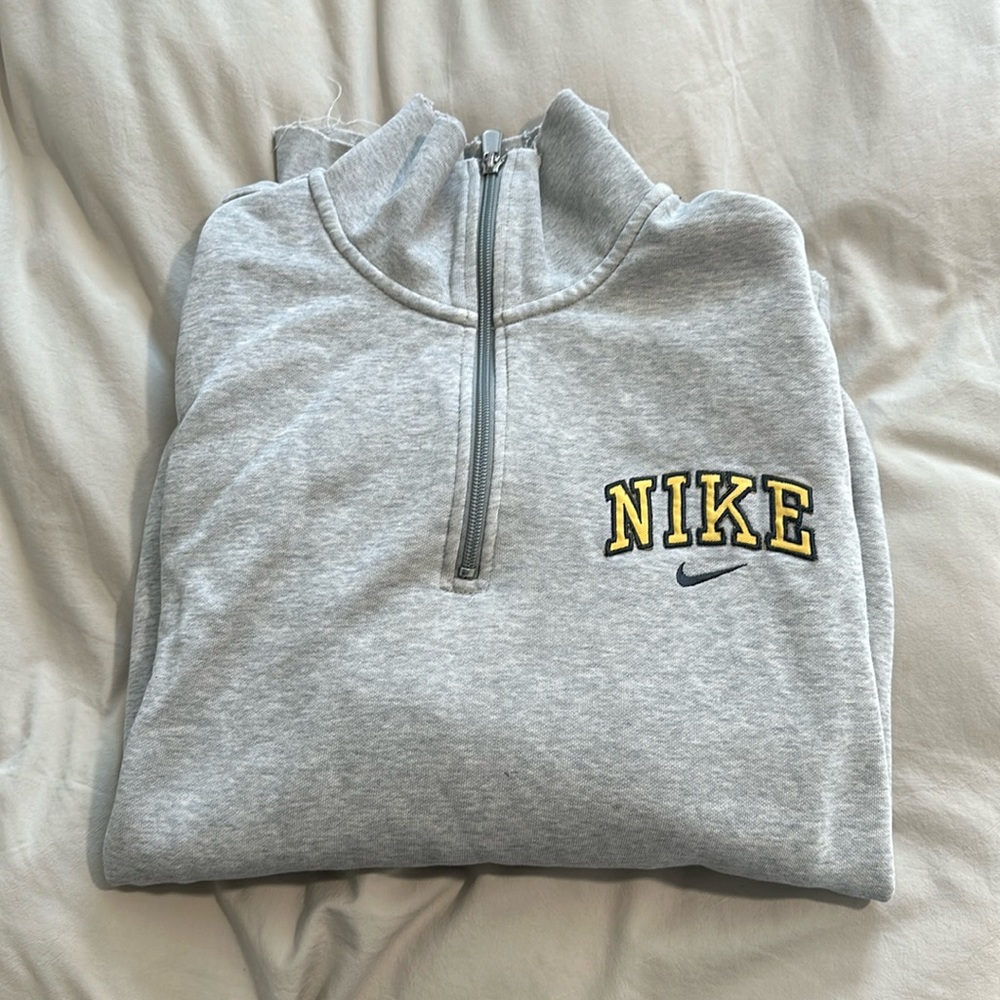 nike vintage 1/4 zip crew neck